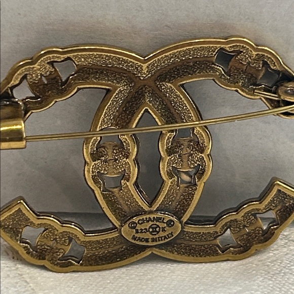 Brooch - Picture 2 of 4